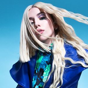 Falámos com Ava Max... Ouve tudo aqui Falámos com Ava Max... Ouve tudo aqui