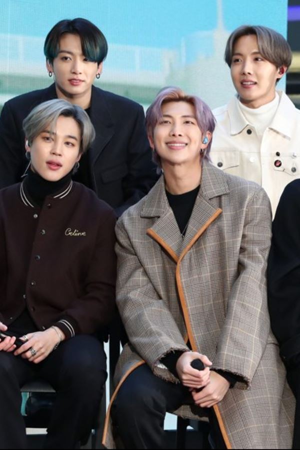BTS e Ariana Grande simplesmente ignorados! BTS e Ariana Grande simplesmente ignorados!
