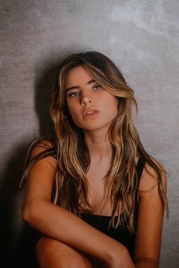 Giulia Be recebe convite inesperado... Giulia Be recebe convite inesperado...