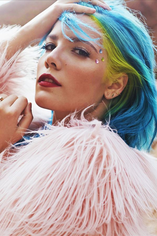 Halsey apresenta "About-Face" Halsey apresenta "About-Face"
