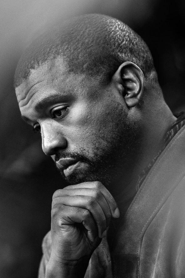 Kanye West "à espera de um milagre"... Kanye West "à espera de um milagre"...