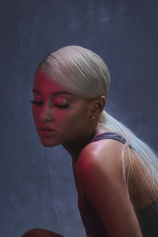Ariana não esquece Manchester... Ariana não esquece Manchester...
