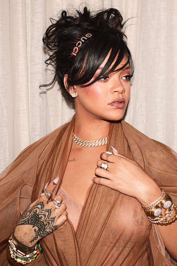Rihanna doa 11 milhões de dólares (leste bem!) Rihanna doa 11 milhões de dólares (leste bem!)