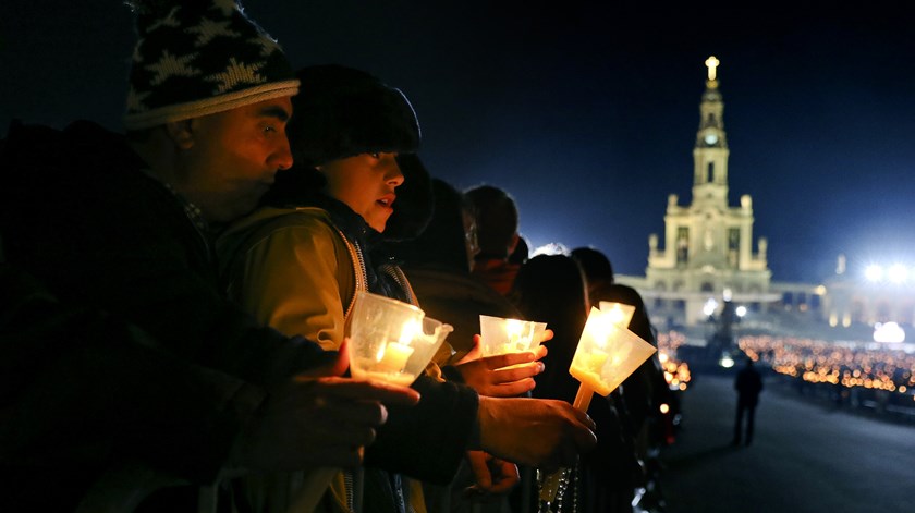 12 maio 2017 - vigilia das velas no santuario de fatima no centenario das aparicoes aos pastorinhos com a presenca do papa francisco . Foto: Joana Bourgard/RR
