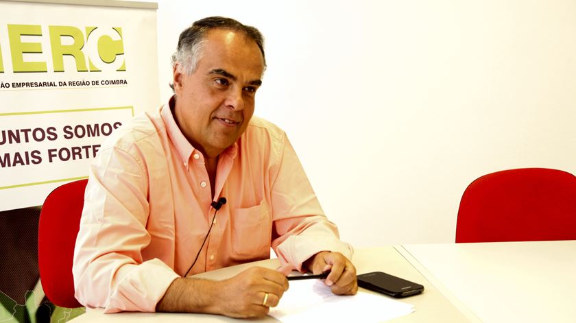 A emigração explica redução do desemprego, diz o presidente da Associação de Empresários da Região de Coimbra