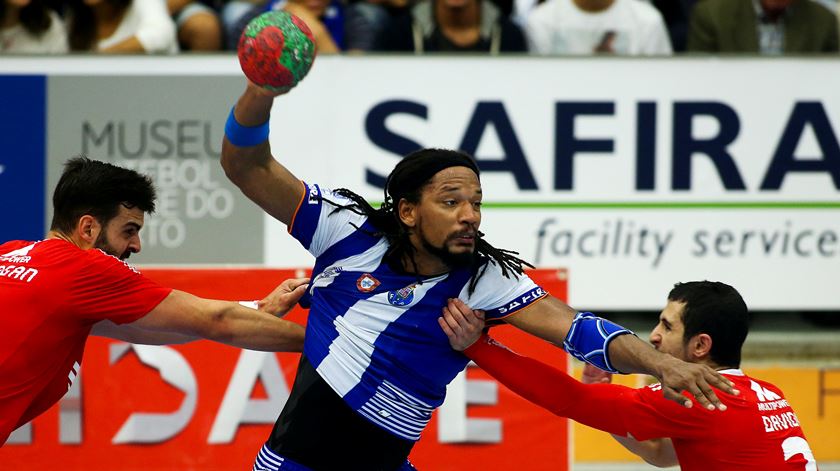 Andebol. Benfica a uma vitória da final - Renascença