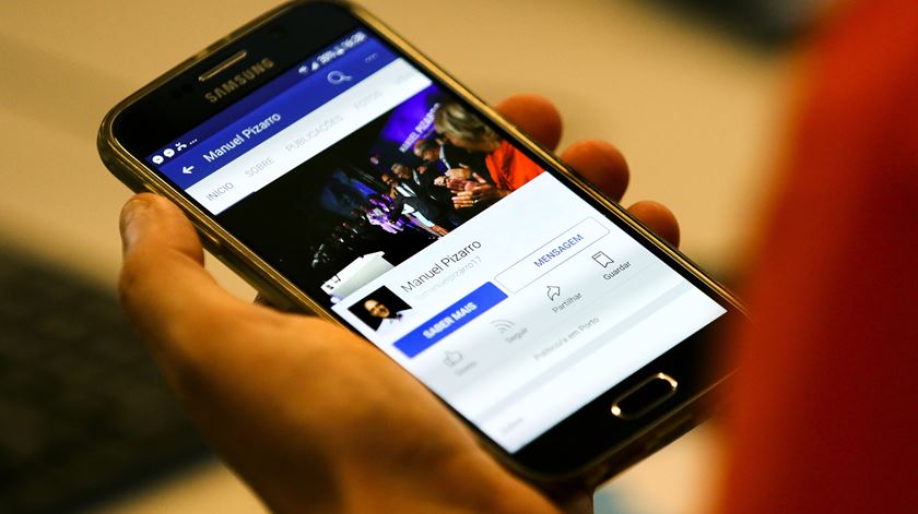 Publicidade à candidatura de Manuel Pizarro já motivou quatro processos. Foto: Joana Bourgard/RR