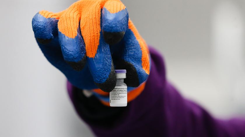 Simulador de vacinação Covid-19: Em que lugar estou na lista de espera? Simulador de vacinação Covid-19: Em que lugar estou na lista de espera?