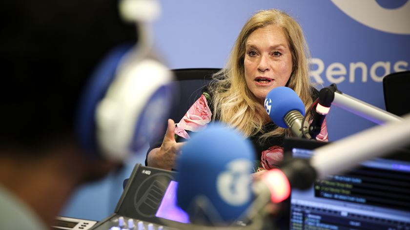 Teresa Guilherme em entrevista. Os “reality shows”, o Facebook e as sardinhas assassinas