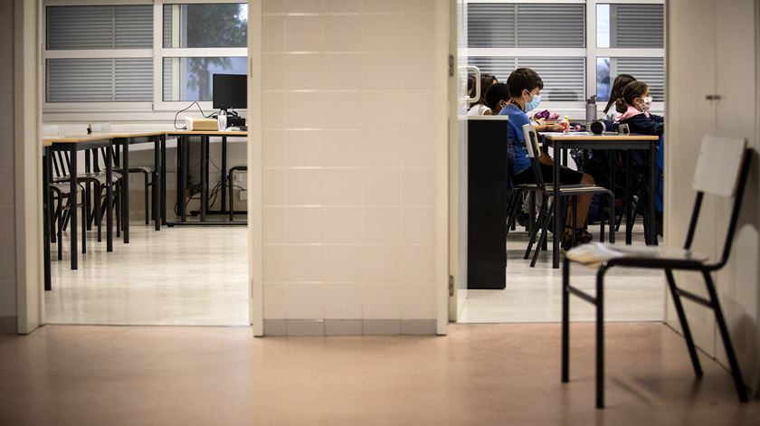 “A segregação das escolas reflecte a segregação geográfica do país”, defende investigador “A segregação das escolas reflecte a segregação geográfica do país”, defende investigador