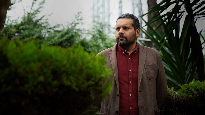 “Há uma tentativa do estado chinês de se ilibar da responsabilidade devido à possível reação tardia à epidemia”