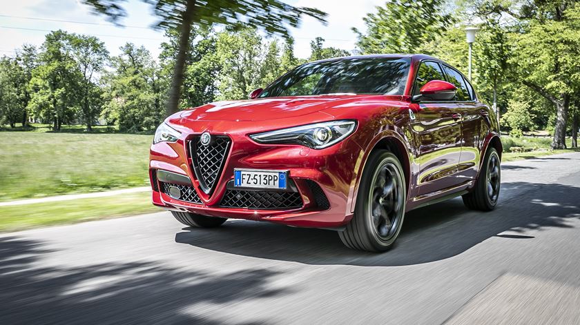 Alfa Romeu Stelvio Quadrifoglio – 510 cavalos de puro prazer Alfa Romeu Stelvio Quadrifoglio – 510 cavalos de puro prazer