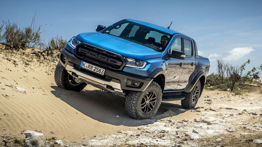 2019_FORD_RANGER_RAPTOR_PERFORMANCE_BLUE_154