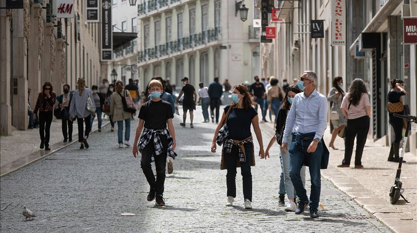 Mainland Portugal has 306 active outbreaks and only the Lisbon region concentrates more than half Mainland Portugal has 306 active outbreaks and only the Lisbon region concentrates more than half