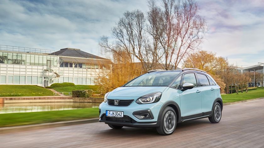 Honda Crosstar. Dizem que é uma espécie de "Jazz" prático e eficaz Honda Crosstar. Dizem que é uma espécie de "Jazz" prático e eficaz