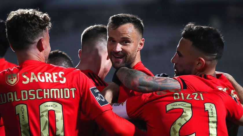 Voltaram os 10 minutos à Benfica (na segunda parte)