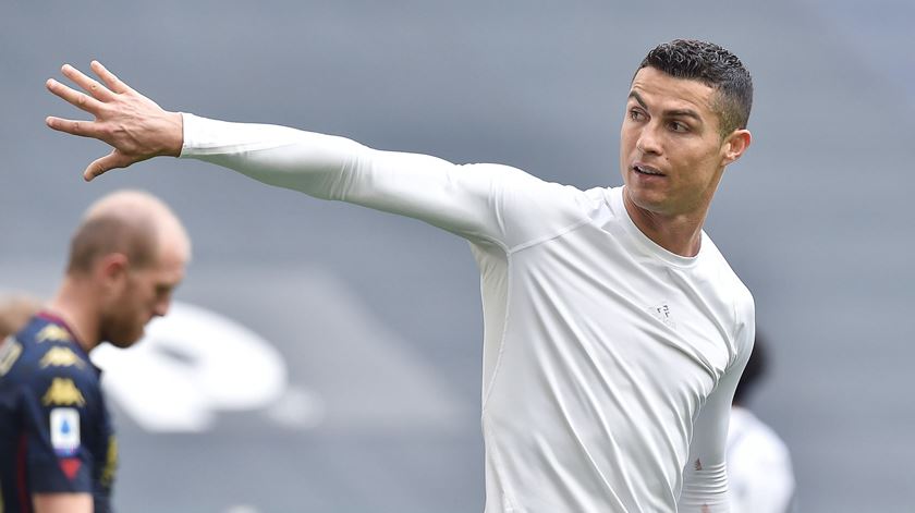 Ronaldo a caminho do Paris Saint-Germain? Imprensa espanhola diz que sim Ronaldo a caminho do Paris Saint-Germain? Imprensa espanhola diz que sim