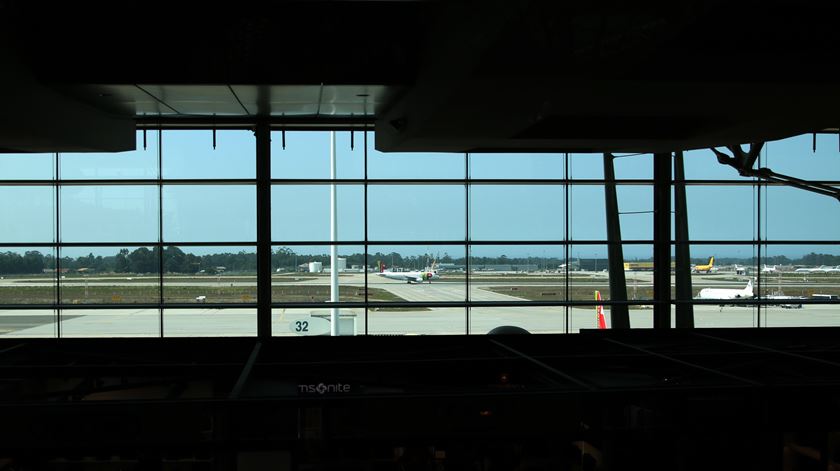 Groundforce coloca mais de 2.400 trabalhadores em "lay-off"