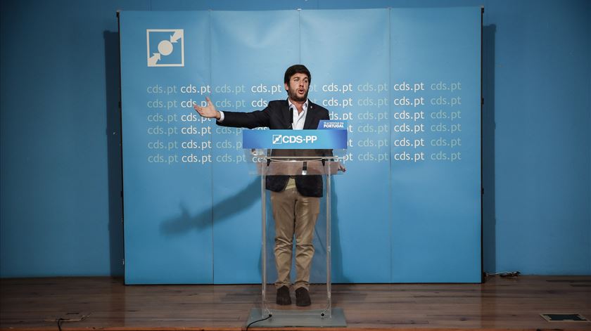 JP elege Francisco Camacho como novo líder que promete mobilização para as autárquicas JP elege Francisco Camacho como novo líder que promete mobilização para as autárquicas