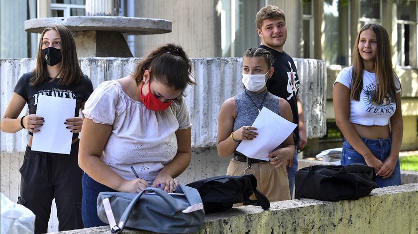 Falta de condições de segurança face à Covid-19. Sindicato anuncia pré-aviso de greve para os primeiros dias de aulas