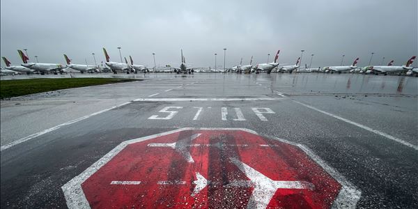 aeroporto Humberto Delgado Portela encerrado durante estado de emergência - TAP - avião - aviação Foto: Mário Cruz/Lusa