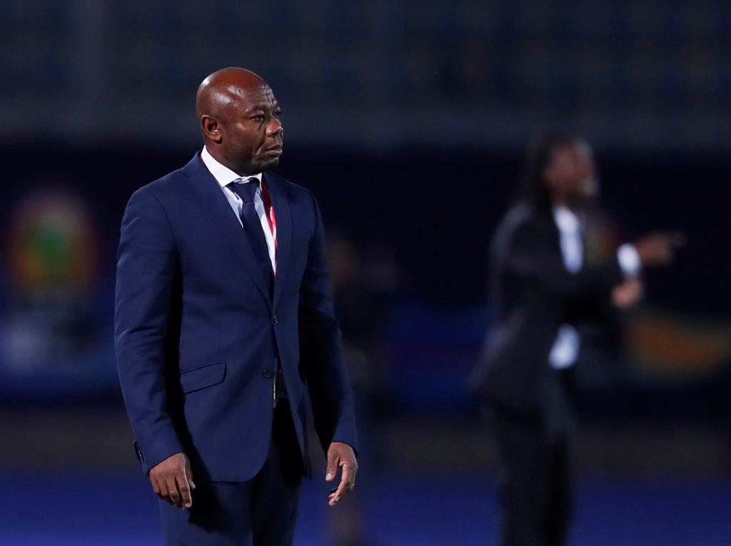 Amunike demitido da seleção da Tanzânia Renascença Amunike demitido da seleção da Tanzânia Renascença