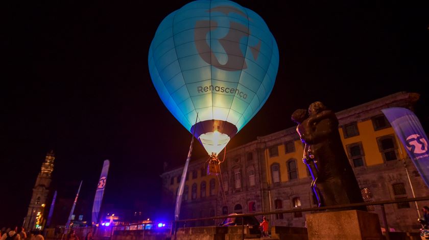 Balão de Ar Quente Renascença no Largo Amor de Perdição, Porto Foto: Paulo Aragão