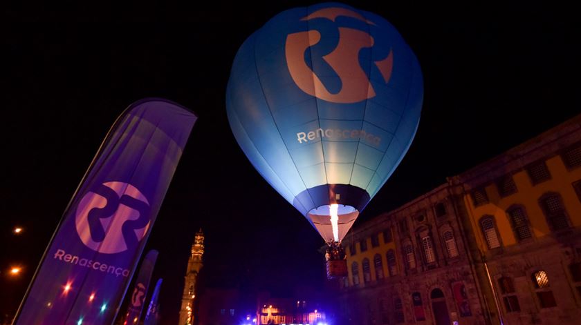 Balão de Ar Quente Renascença no Largo Amor de Perdição, Porto Foto: Paulo Aragão
