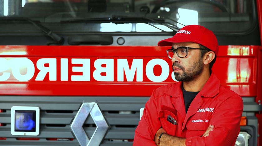 Para João Teixeira, os bombeiros "deviam ter um comando único, que não existe"