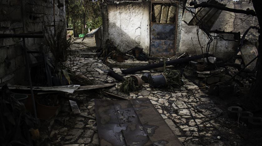 Fogos de Outubro. Apenas uma em cada três casas foi reconstruída