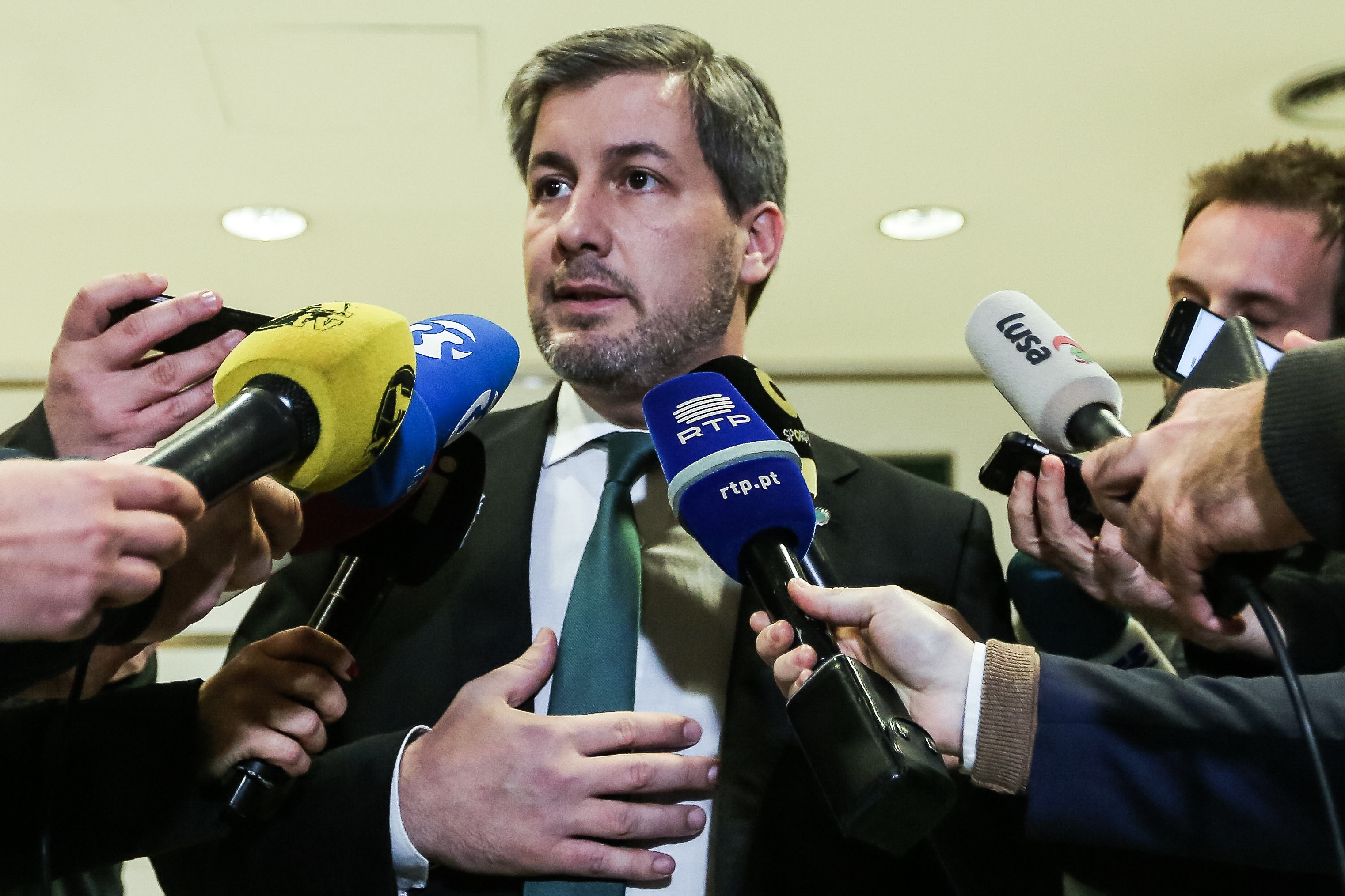 https://cdnimages01.azureedge.net/renascenca/bruno_de_carvalho_sp323510b7.jpg