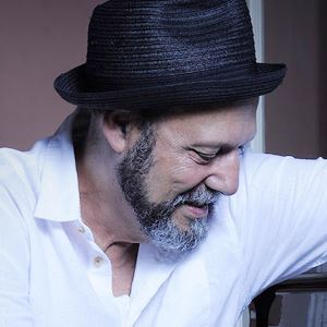 ​Carlos Mendes apresenta novo espetáculo em Lisboa e no Porto