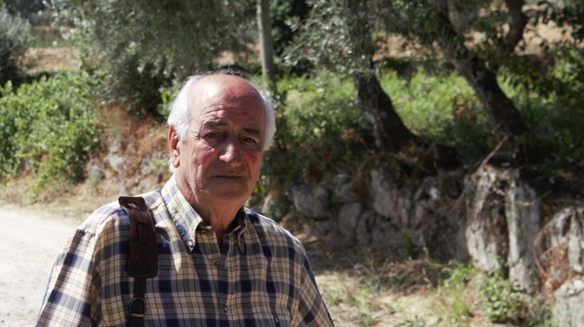 Carlos Vaz de Deus, 74 anos, morador de Louriçal do Campo. Foto: Fábio Monteiro