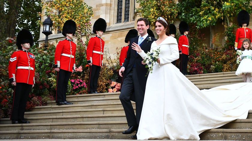 Princesa Eugenie e Jack Brooksbank casaram-se hoje, em Windsor