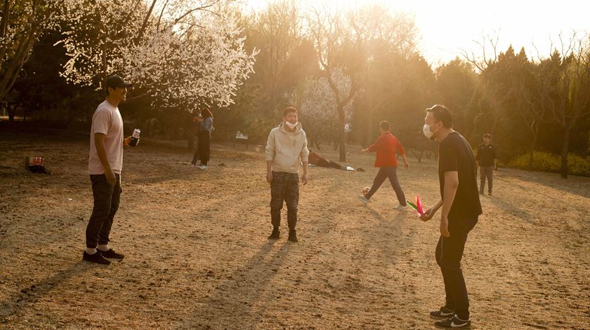Coronavírus. Aos poucos, a China tenta regressar à normalidade