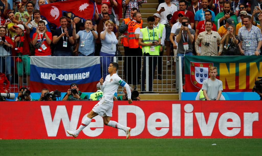 Cristiano Ronaldo com 36 anos no Euro em 2021. "Alguém tem ...