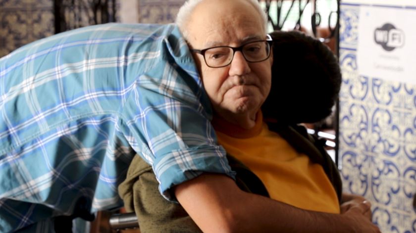 O apelo de uma cuidadora informal. "Isto é uma coisa apartidária"