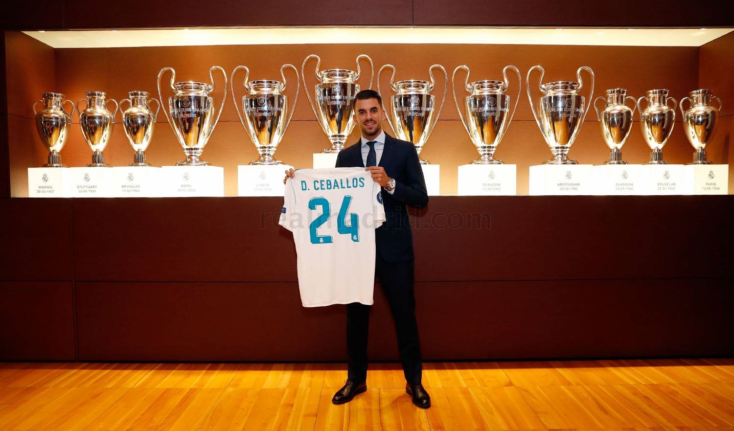 https://cdnimages01.azureedge.net/renascenca/dani_ceballos_foto_real_madrid860472df.jpg