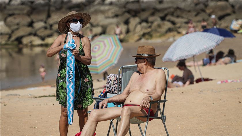 Britânicos antecipam saída do Algarve com medo de quarentena