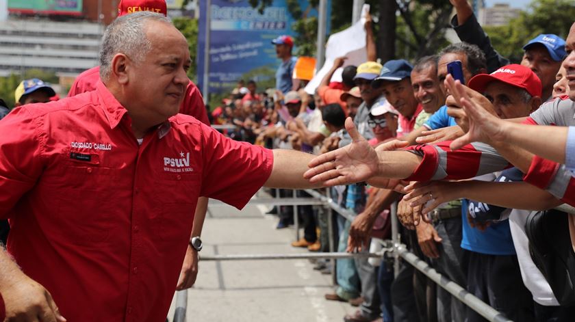 "Quem não vota não come", avisa vice-presidente do partido de Maduro "Quem não vota não come", avisa vice-presidente do partido de Maduro
