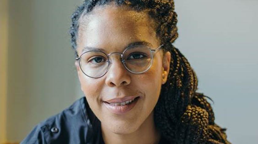 Escritora Djaimilia Pereira de Almeida vence Prémio Fundação Inês de Castro 2018