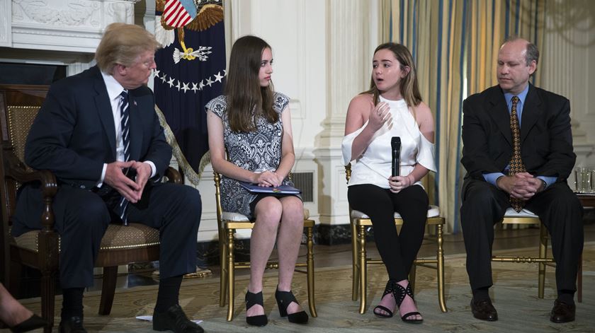 Trump admite armar professores