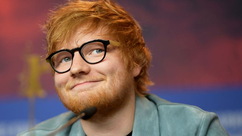 Ed Sheeran é pai da bebé Lyra