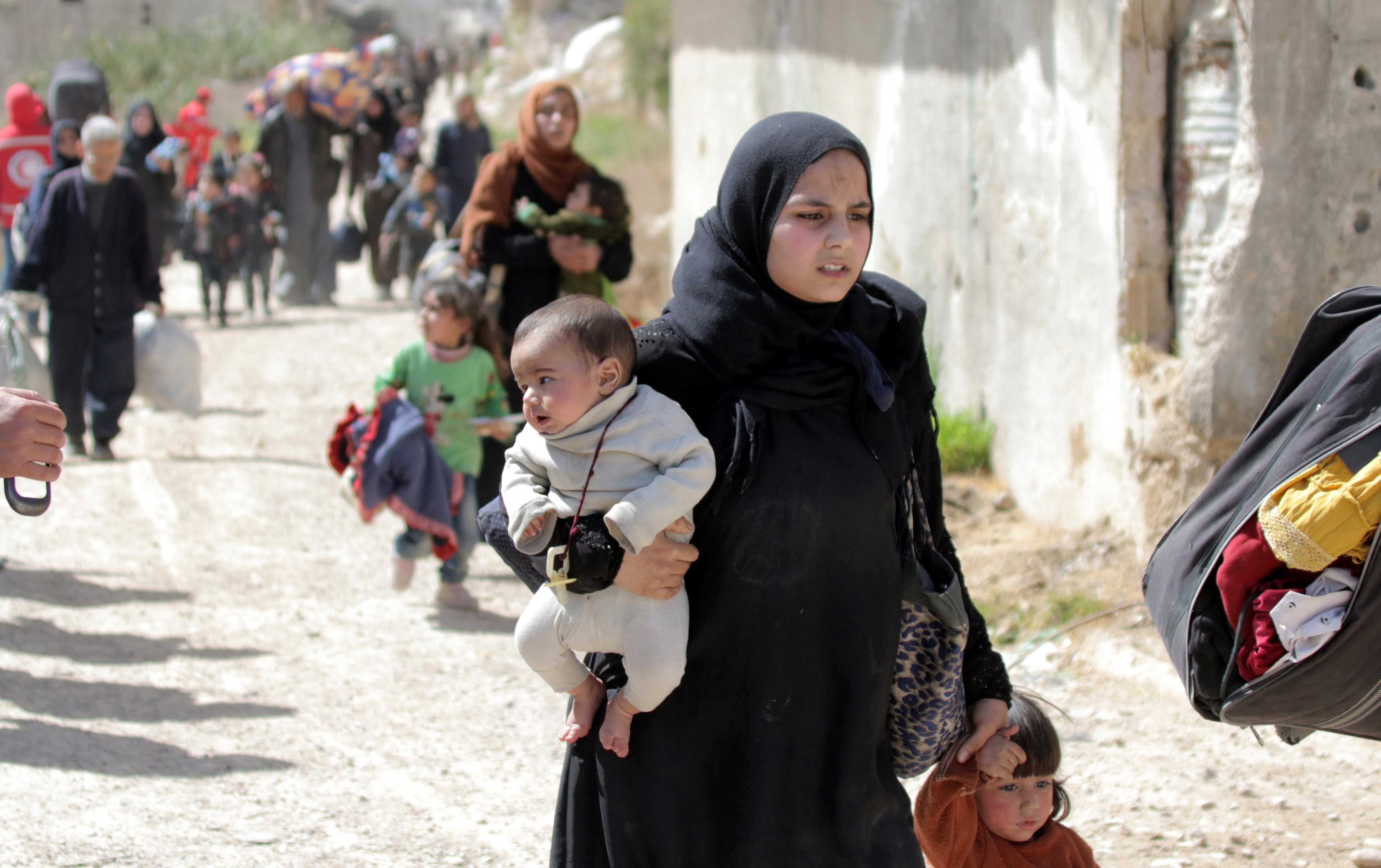 Começa evacuação de civis e combatentes da região de Ghouta na Síria