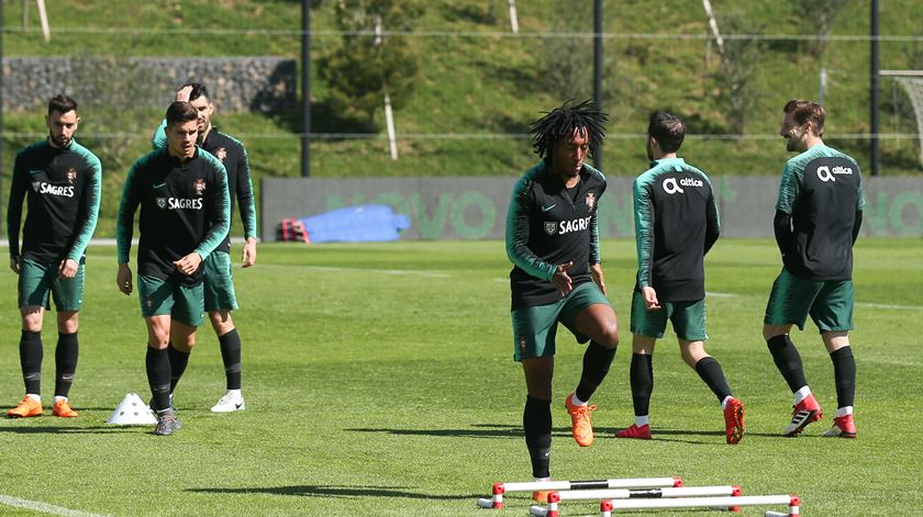 William falha treino da seleção