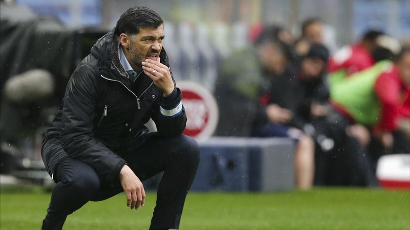 Sérgio está "meio chateado com as pessoas da relva"