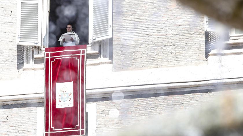 Papa solidário com vítimas de cheias na Índia