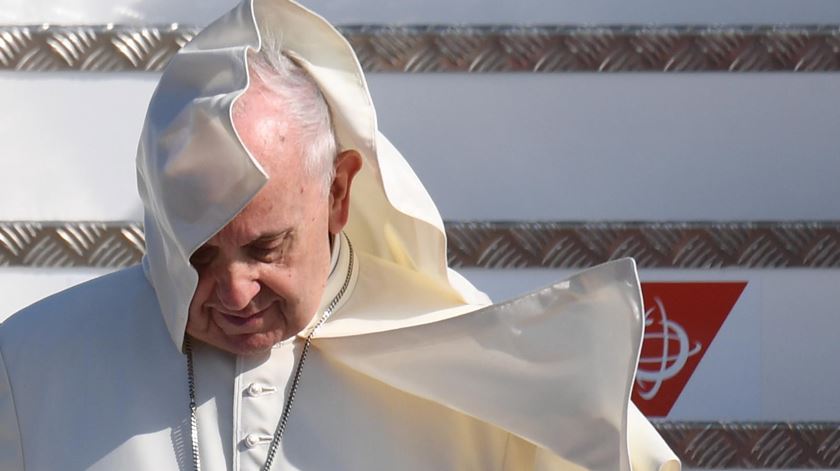 Papa assume “vergonha” pela incapacidade da Igreja para “enfrentar crimes repugnantes”