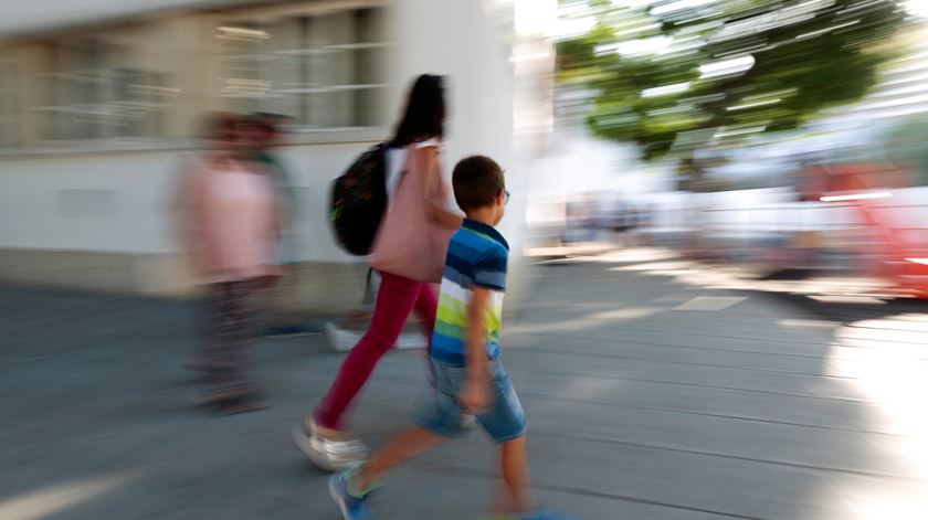 "Há crianças vítimas de bullying na escola porque pais têm casa nova"