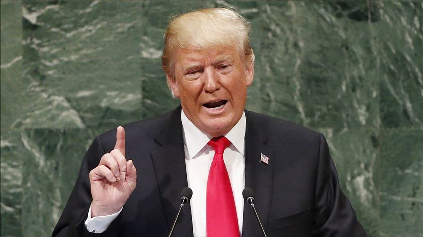 Trump faz auto-elogio na Assembleia Geral da ONU. Líderes mundiais riem-se